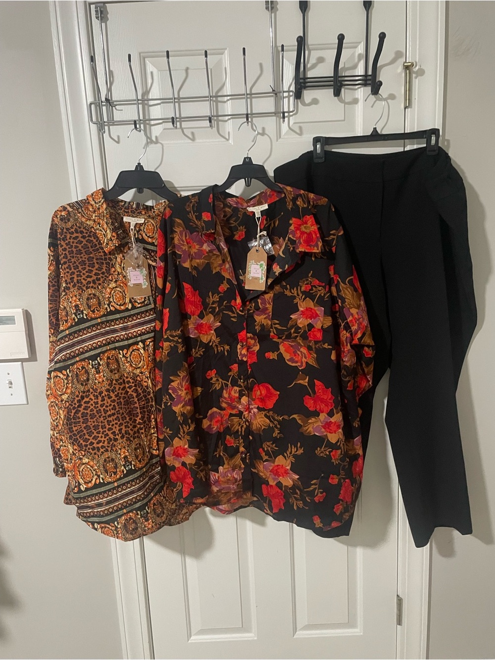 Floral Button-Front Blouse nwt- Black with Red Floral Print 2x Kasper 24w pants